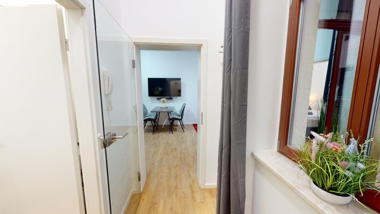 Sweethome - Luxus Pur - Grosse Kueche, Wifi Magdeburg Exterior foto